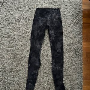 Navy and light blue lulu leggings
